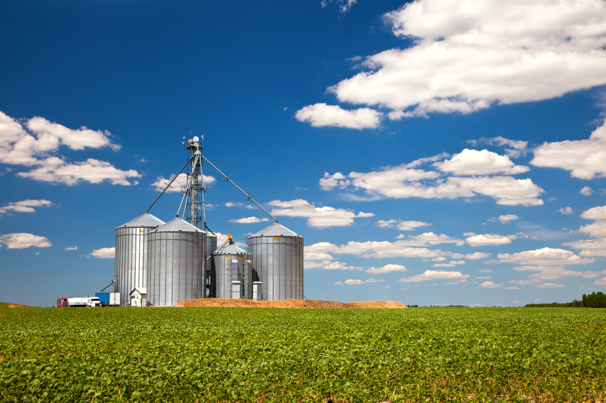 Grain bin safety on farms is of high importance. Knowing the safety around handling grain can save lives! 